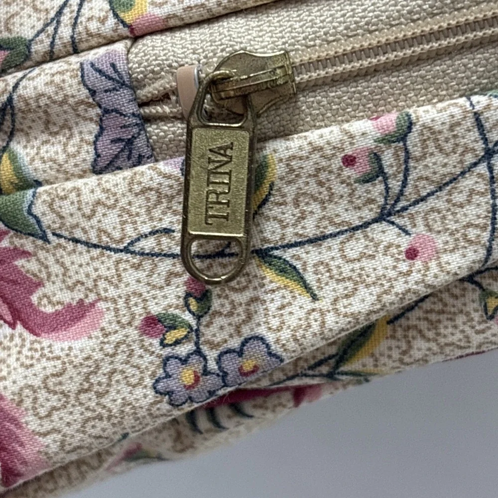Vintage Floral Travel Cosmetics Bag With Perfect Pink Interior Top Zip